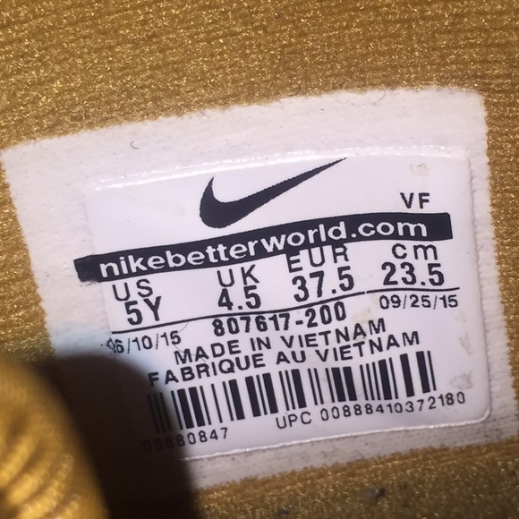 Nike Air Force 1 High LV8 - Picture 2 of 4